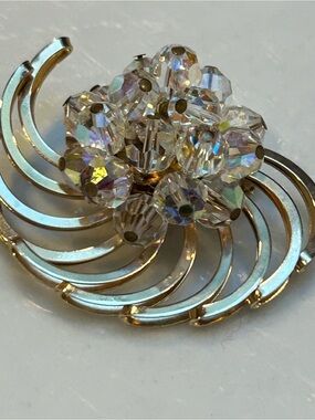 Vintage Crystal Cluster Brooch - Clear Aurora Borealis Sparkle